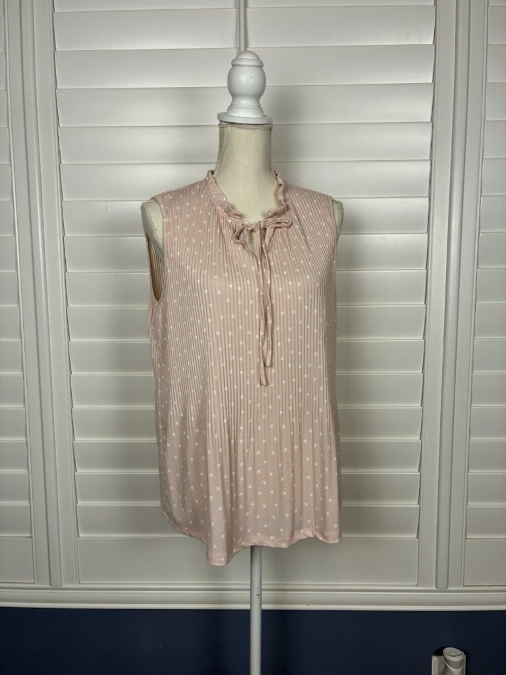 Adrianna Papell Women’s L Blush Pink Polka Dot Pleated Tie Neck Sleeveless Top